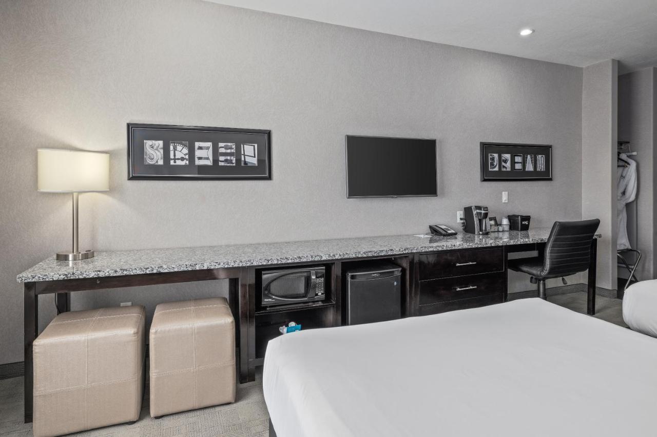 Home Inn & Suites Regina Airport Zewnętrze zdjęcie