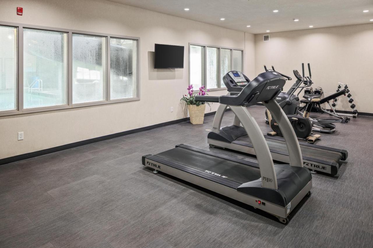 Home Inn & Suites Regina Airport Zewnętrze zdjęcie