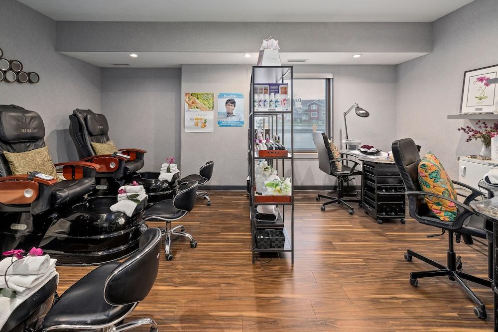 Home Inn & Suites Regina Airport Zewnętrze zdjęcie