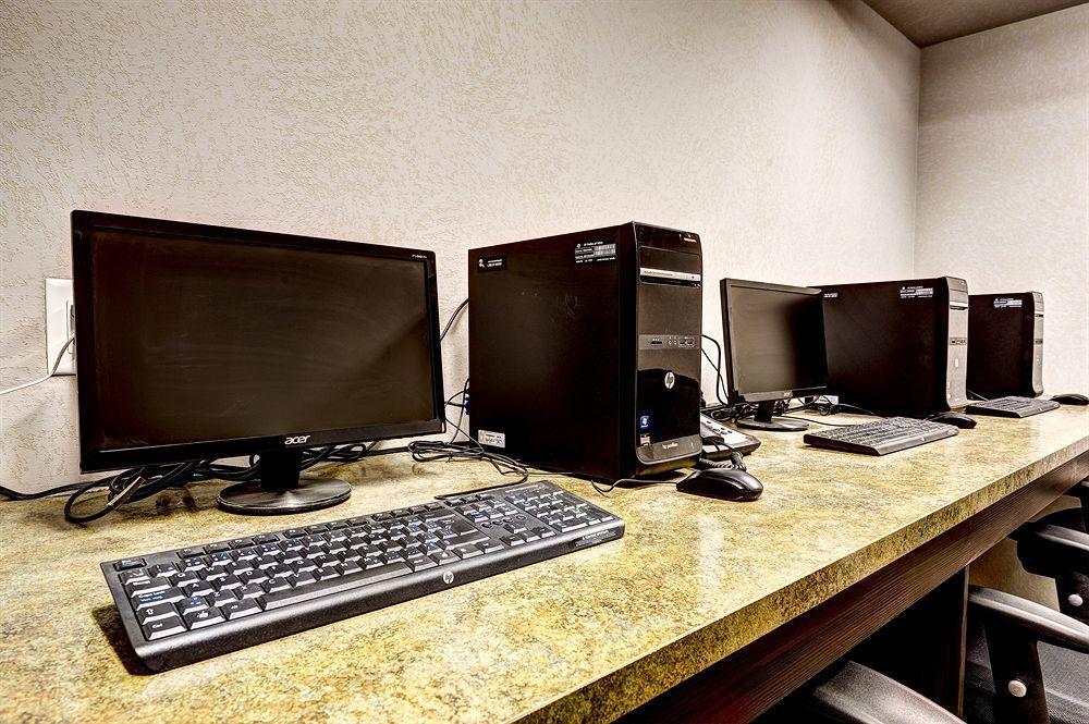 Home Inn & Suites Regina Airport Zewnętrze zdjęcie