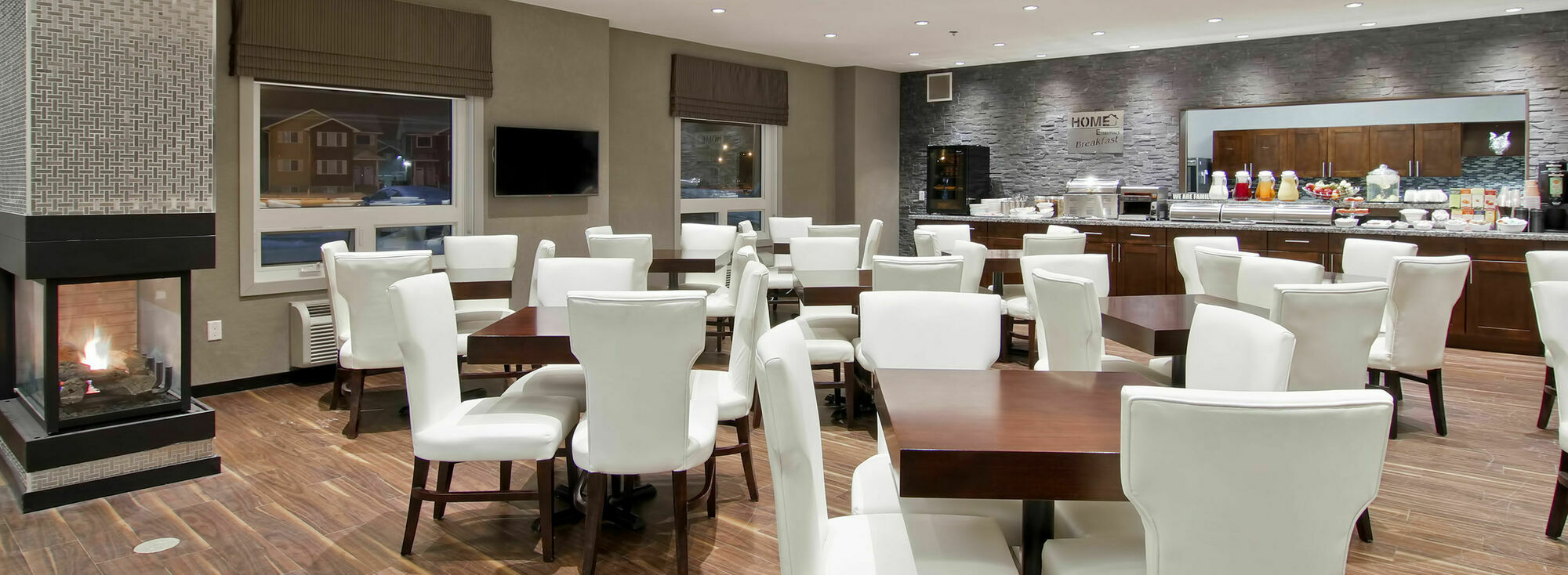 Home Inn & Suites Regina Airport Zewnętrze zdjęcie